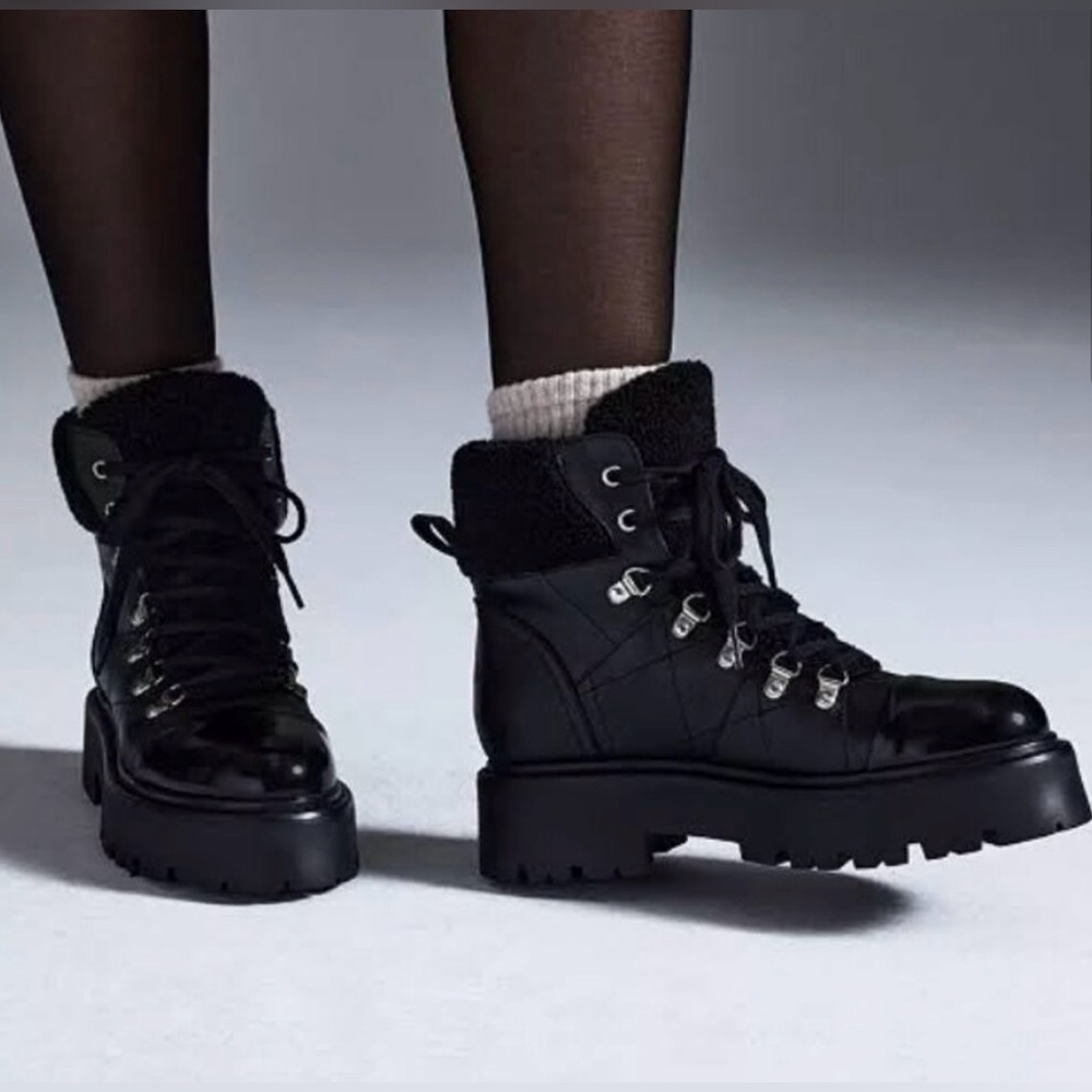 STEVE MADDEN. Steve Madden Reyen Boot Leather Combat Lug Sole Sherpa Whimsigoth - Picture 4 of 10